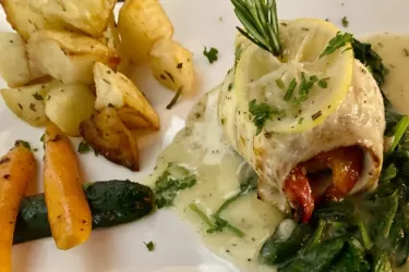 Thursday Dinner for 2 with bottle of wine Thursday Dinner for 2 with bottle of wine Photo