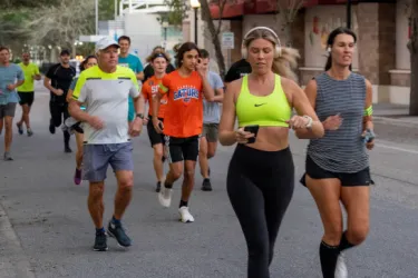99 Bottles RUN CLUB every Wednesday in Downtown Sarasota Photo