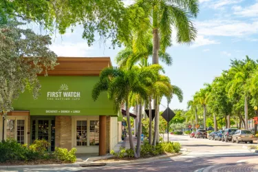Exterior - First Watch is an award-winning Daytime Dining restaurant concept serving made-to-order breakfast, brunch and lunch using fresh ingredients. First Watch offers traditional favorites, suc... Photo