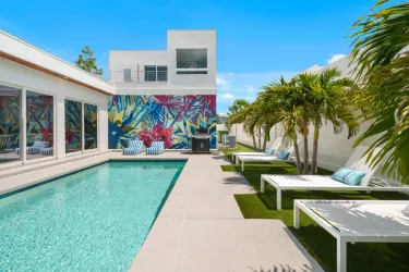 Paradise Found - Stunning, modern, dog-friendly pool home with upscale furnishings located in the heart of Sarasota. Photo