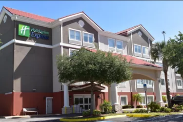 Holiday Inn view of building Photo