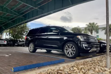 Limo Black Car Service Sarasota - Luxury Transport Tampa offers Limousine luxury transportation in Tampa, Sarasota, Apollo Beach, Bradenton, Clearwater and all of Florida. Special event, corporate ... Photo