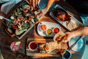 Kolucan Table Photo