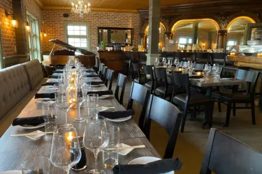 Rose & Ivy Table Photo