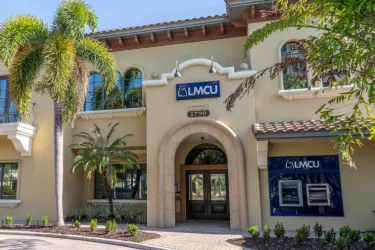 Lake Michigan Credit Union Sarasota - LMCU Downtown Sarasota Photo