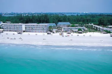 219_640x480.jpg - Directly on 600 feet of privite beach on the Gulf of Mexico, on Lido Beach in Sarasota Florida. Photo