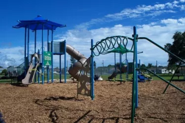 3392_640x480.jpg - Kirk Park - Playground Shot Photo