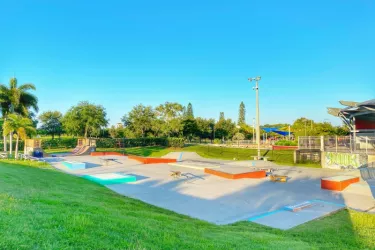 Payne Park Skate Park - ? Open Daily, 7 a.m. - 10 p.m.
? FREE Admission
? Unsupervised
Enjoy at your own risk.*

*For further information please reference Florida Statute #316.0085 Photo